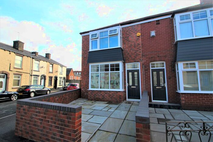 3 Bedroom Terraced House To Rent In Queen Street, Oldham, OL2