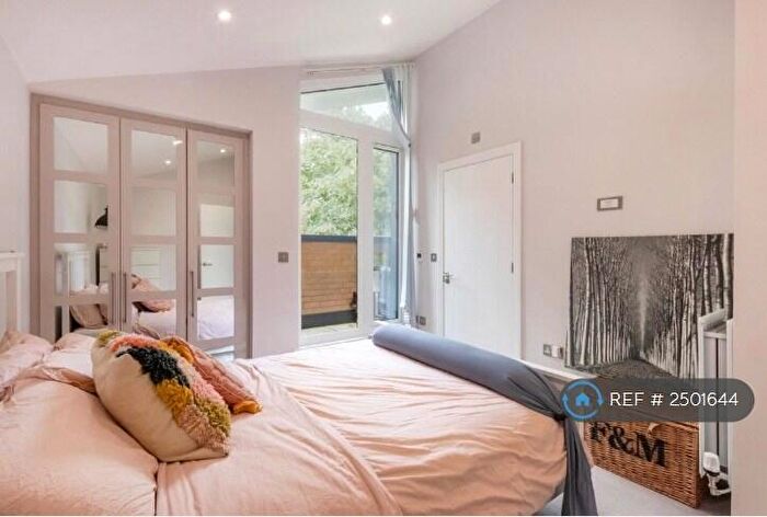 4 Bedroom Terraced House To Rent In Faren Terrace, Mitcham, CR4