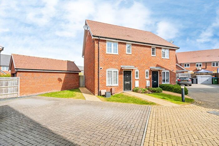 3 Bedroom Semi-Detached House For Sale In Squires Grove, Eastergate, Chichester, West Sussex, PO20