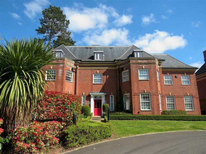 2 Bedroom Flat To Rent In John Cullis Gardens, Leamington Spa, CV32