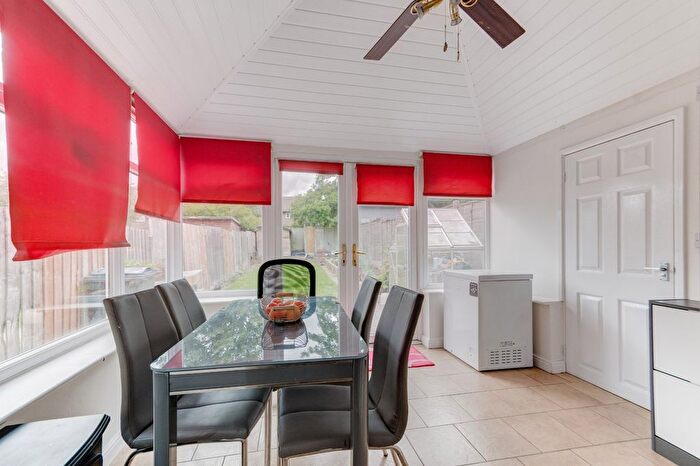 3 Bedroom Semi-Detached House For Sale In Thurlestone Road, Birmingham, West Midlands, B31