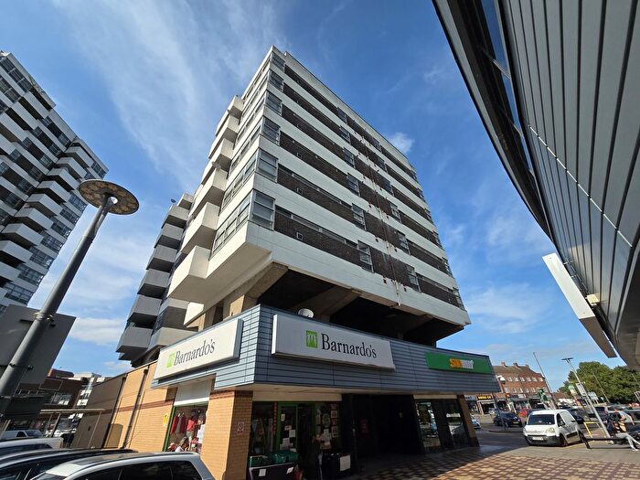 2 Bedroom Flat For Sale In Staines Road West, Sunbury-On-Thames, TW16