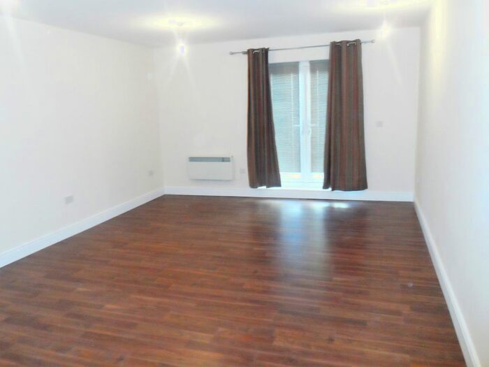 1 Bedroom Flat To Rent In Lower Road, Sutton, SM1
