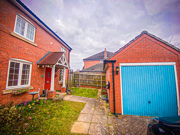 3 Bedroom Semi Detached House To Rent In Ross Close, Lincoln, LN2