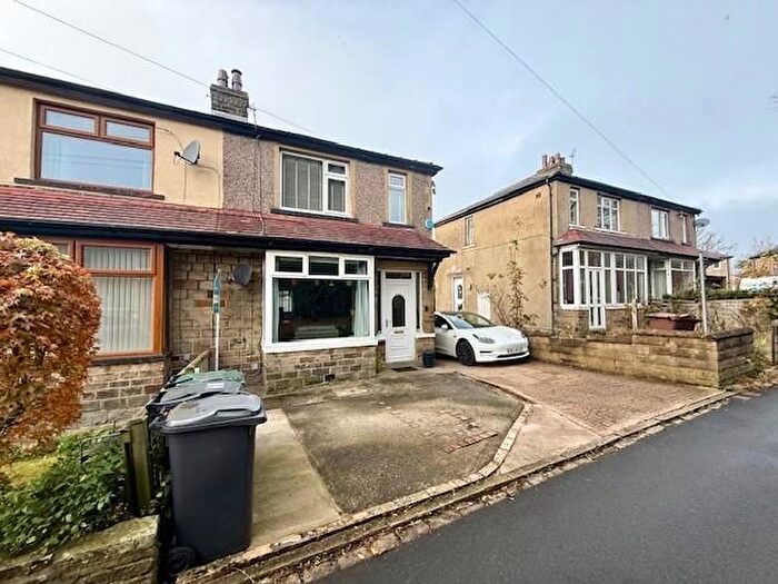 3 Bedroom Semi Detached House For Sale In Wrose View, Wrose, Shipley, BD18