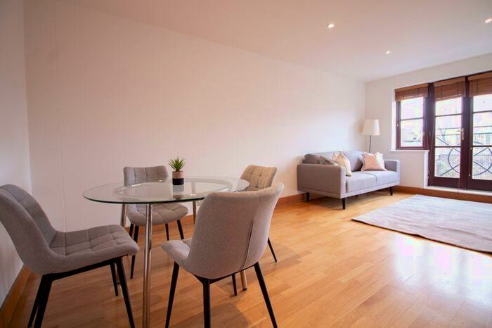 2 Bedroom Flat To Rent In Kingsley Mews, Wapping, E1W