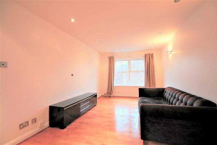 1 Bedroom Flat To Rent In Paxton Road, Forest Hill, London, SE23