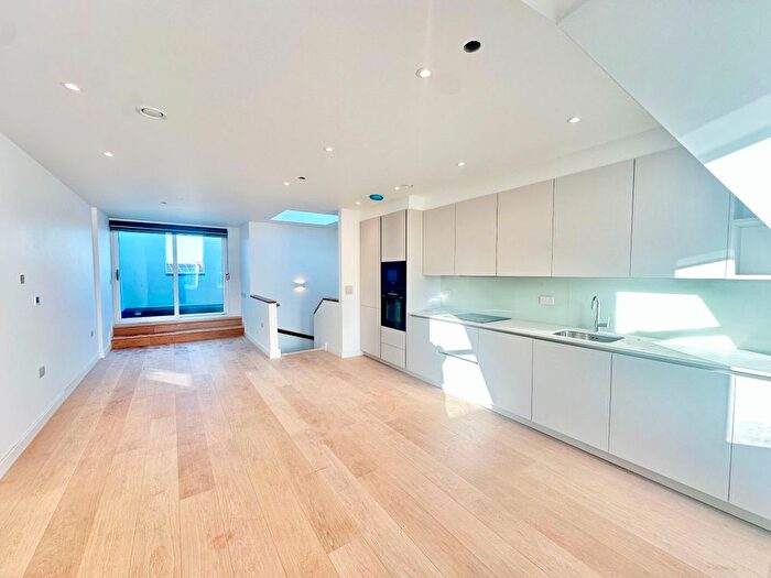 2 Bedroom Flat To Rent In Goldsmiths Row, Hackney, E2