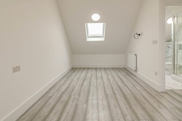 1 Bedroom Flat To Rent In Room - Northumberland Road, North Harrow, HA2