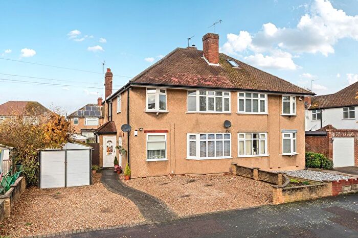 2 Bedroom Maisonette To Rent In Briar Road, Watford, WD25