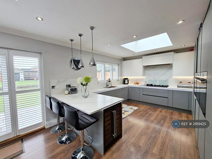 3 Bedroom Detached House To Rent In Ardleigh Green Road, Hornchurch, RM11