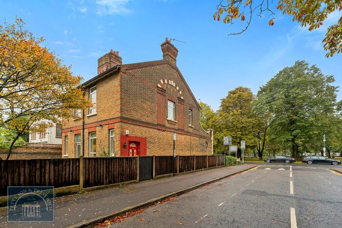 3 Bedroom Maisonette To Rent In Fitzgerald Road, London, E11