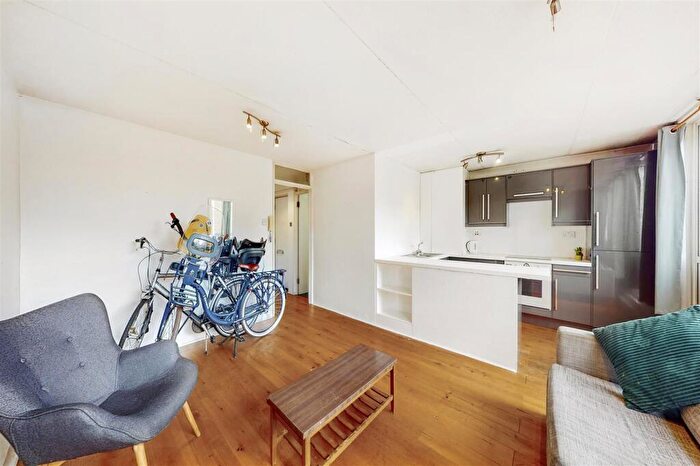 1 Bedroom Apartment To Rent In Clark Street, Whitechapel, E1