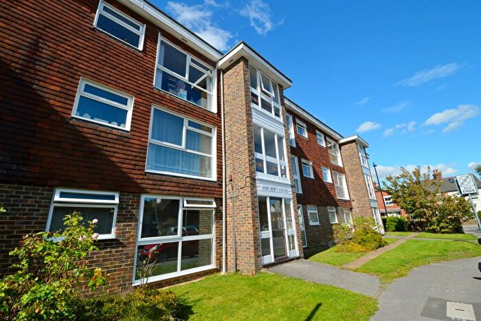 2 Bedroom Flat To Rent In Ashcroft Court, Winton Road, Petersfield, GU32