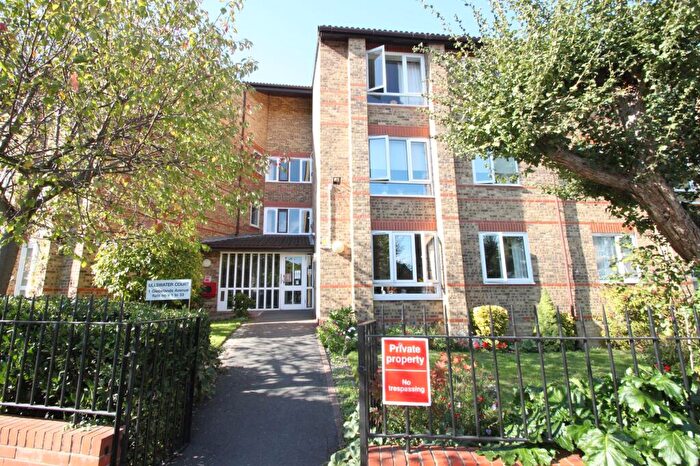 1 Bedroom Retirement Property For Sale In Glebelands Avenue, Ullswater Court, E18