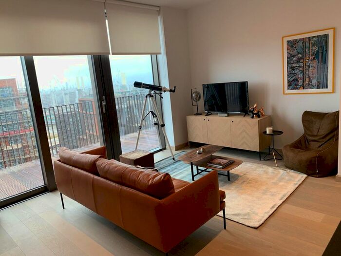 1 Bedroom Flat To Rent In Legacy Building, Embassy Gardens, London, SW11