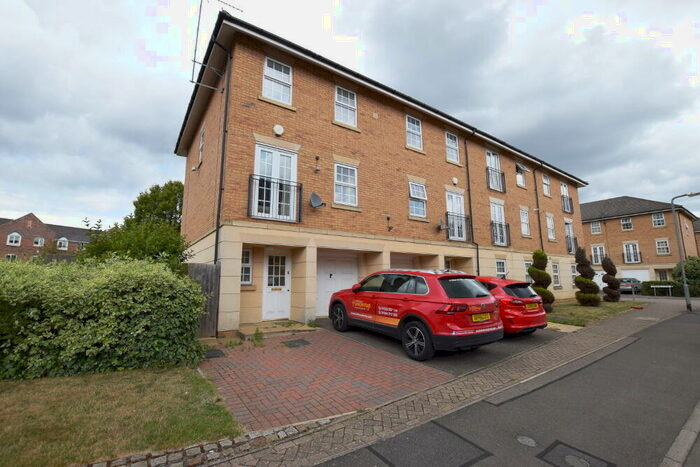 4 Bedroom Semi-Detached House To Rent In Henry Bird Way, Far Cotton, Northampton, NN4