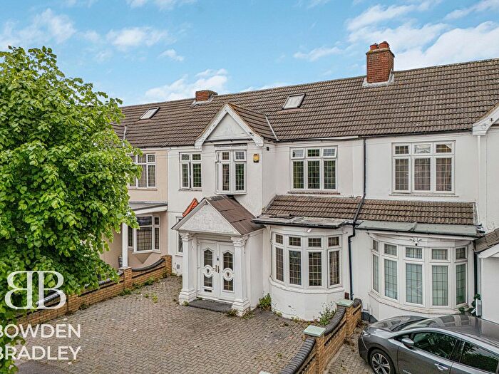 4 Bedroom Terraced House For Sale In Windermere Gardens, Redbridge, IG4
