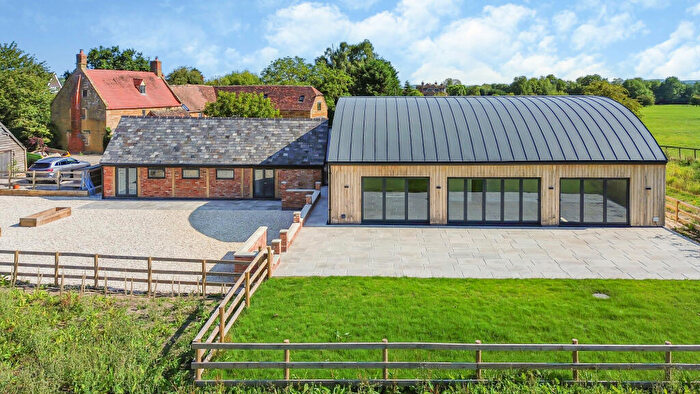 4 Bedroom Barn Conversion For Sale In Admington, Stratford-upon-Avon, Warwickshire, CV36