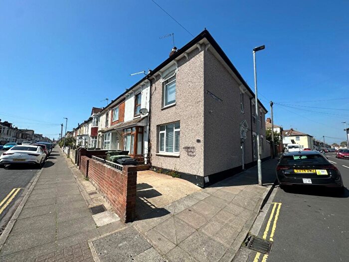 3 Bedroom End Of Terrace House To Rent In Queens Road, Portsmouth, Hampshire, PO2