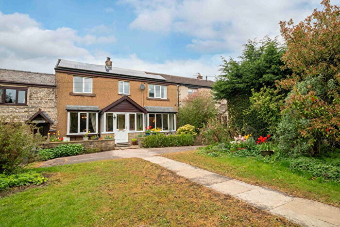4 Bedroom Cottage For Sale In Woodseats Lane, Charlesworth, Glossop, SK13
