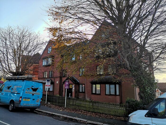 2 Bedroom Flat To Rent In De Cham Court, De Cham Road, St. Leonards-On-Sea, East Sussex, TN37