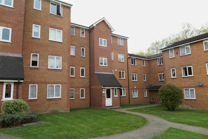 1 Bedroom Flat To Rent In Grinstead Road, London, SE8