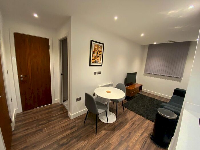 1 Bedroom Flat To Rent In Bath Road, Slough, Berkshire, SL1