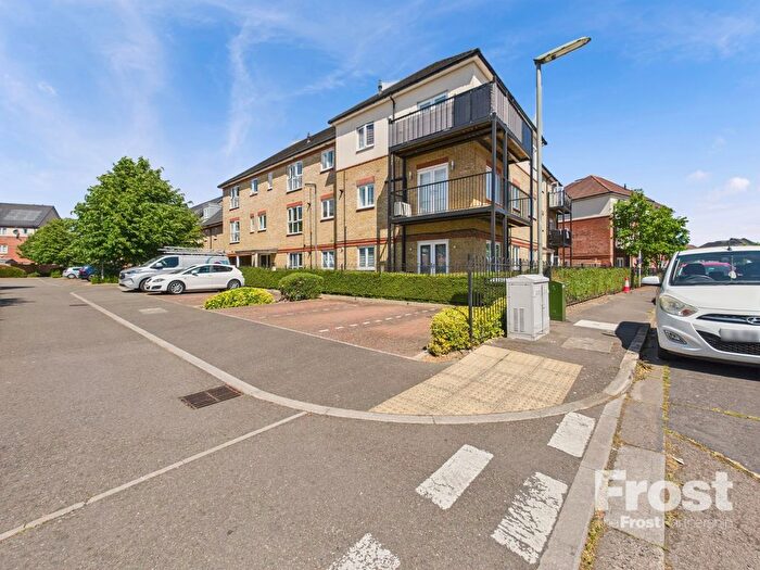 1 Bedroom Flat To Rent In Oak House, Holywell Way, Stanwell, Middlesex, TW19
