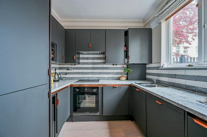 1 Bedroom Flat To Rent In Earlsfield Road, Wandsworth Common, London, SW18