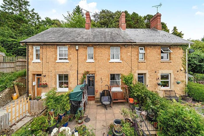 2 Bedroom Terraced House For Sale In North Street, Crewkerne, TA18