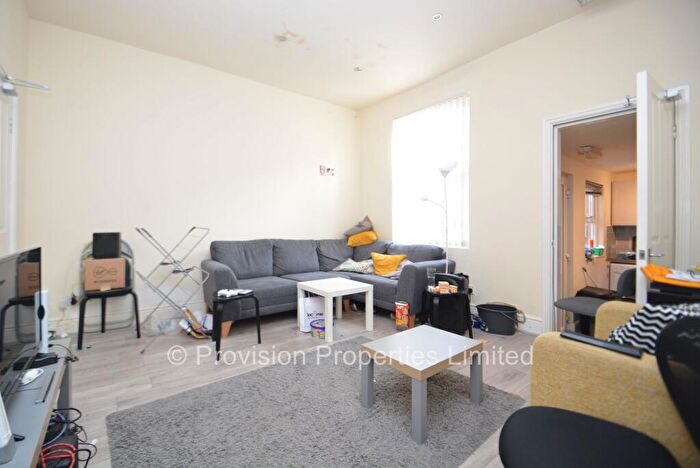 5 Bedroom Terraced House To Rent In Blandford Grove, City Centre, Leeds, LS2