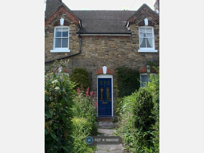 3 Bedroom Semi-Detached House To Rent In Standard Road, Colchester, CO1