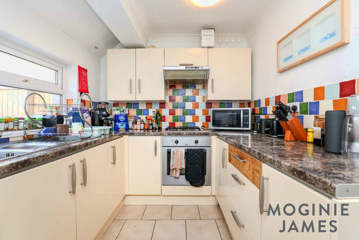 5 Bedroom Terraced House To Rent In Angus Street, CF24