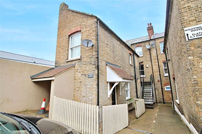 1 Bedroom Flat For Sale In Riverview House, St. Bartholomews Lane, Rochester, Kent, ME1