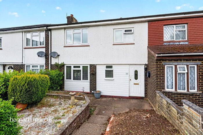 3 Bedroom Terraced House For Sale In Long Walk, Epsom, KT18