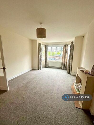 4 Bedroom Semi-Detached House To Rent In Queens Crescent, Southsea, PO5