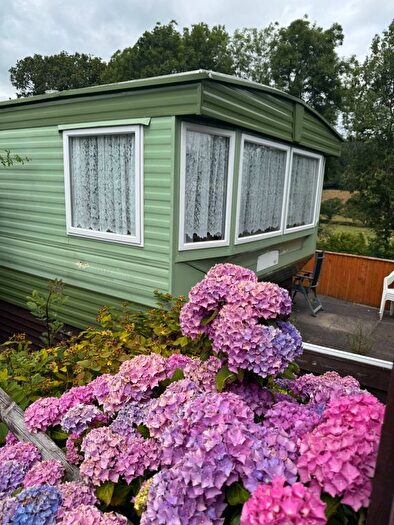 2 Bedroom Park Home For Sale In Llangyniew, Welshpool, SY21