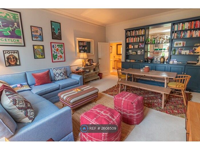 2 Bedroom Flat To Rent In Earls Court Square, London, SW5