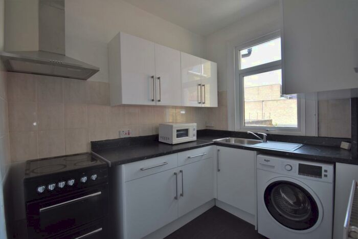 3 Bedroom Flat To Rent In Passey Place Eltham, SE9