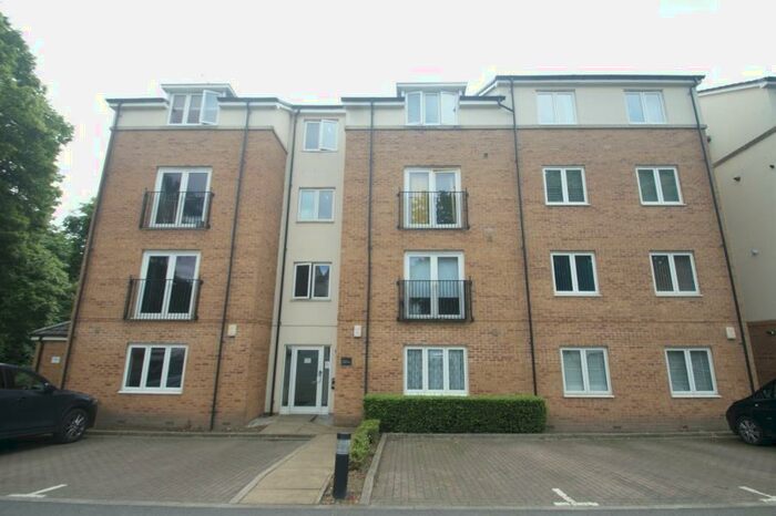 2 Bedroom Apartment To Rent In Holly Way, Seacroft, Leeds, West Yorkshire, LS14
