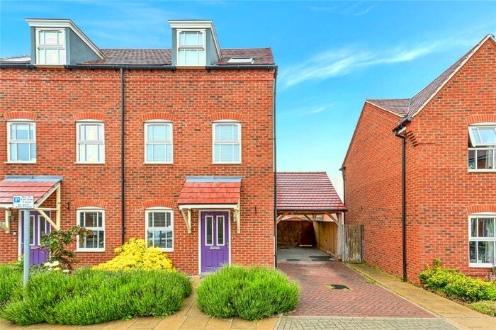 4 Bedroom Semi-Detached House To Rent In Mercer Avenue, Ebbsfleet Valley, Swanscombe, DA10