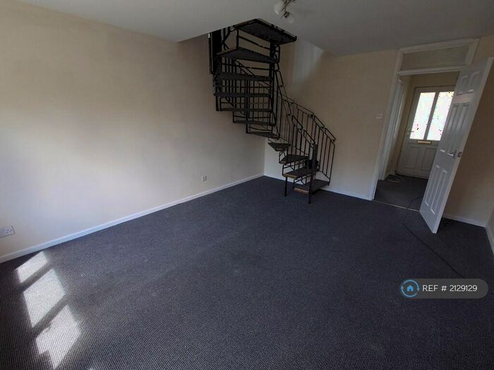 2 Bedroom Terraced House To Rent In Alburgh Close, Bedford, MK42