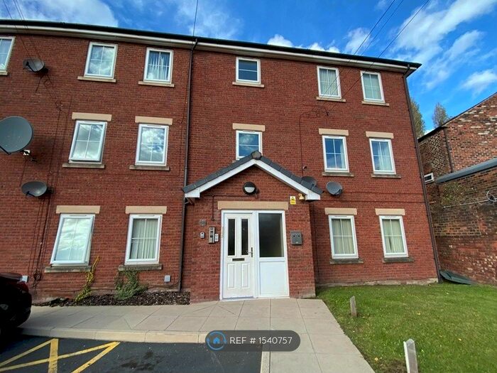 2 Bedroom Flat To Rent In Parkside Court, Eccles, Manchester, M30