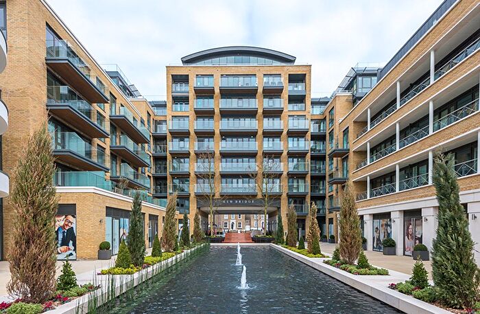 2 Bedroom Flat For Sale In Kew Bridge Road, Brentford, TW8