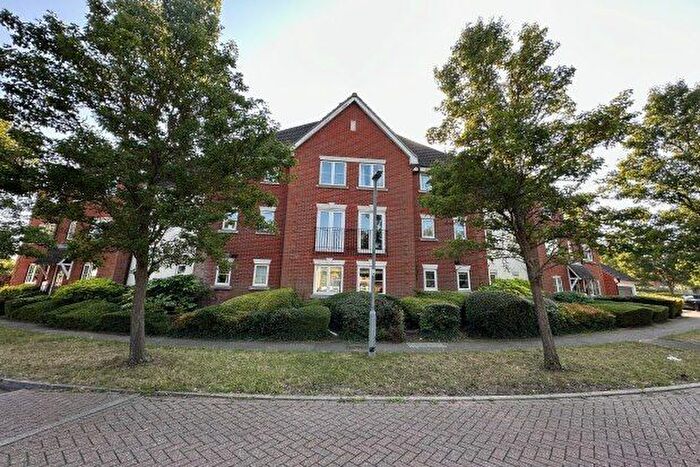 2 Bedroom Flat To Rent In Wickham Crescent, Chelmsford, CM1