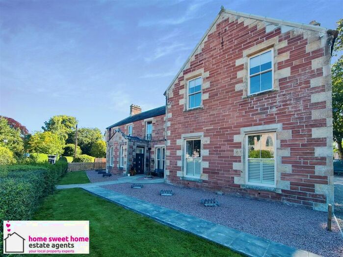 2 Bedroom House For Sale In Castle Street, Dingwall, IV15