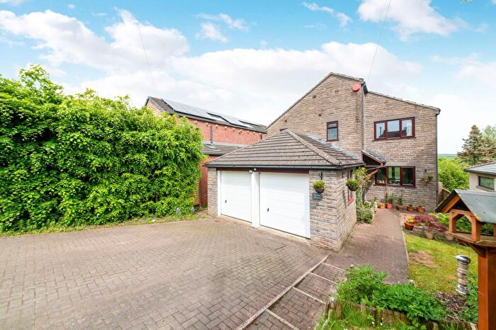 4 Bedroom Detached House For Sale In Vivien House, Spencer Street, Skelmanthorpe, HD8