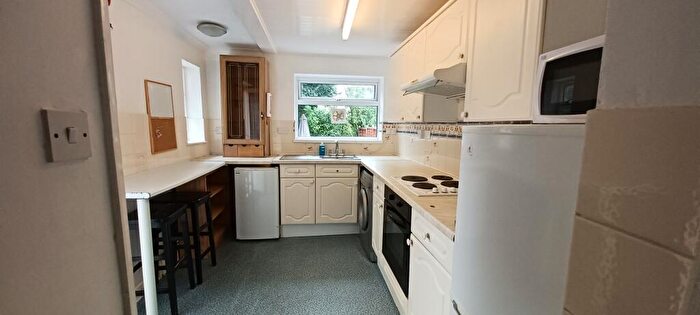 5 Bedroom House To Rent In Clarence Place, BA1