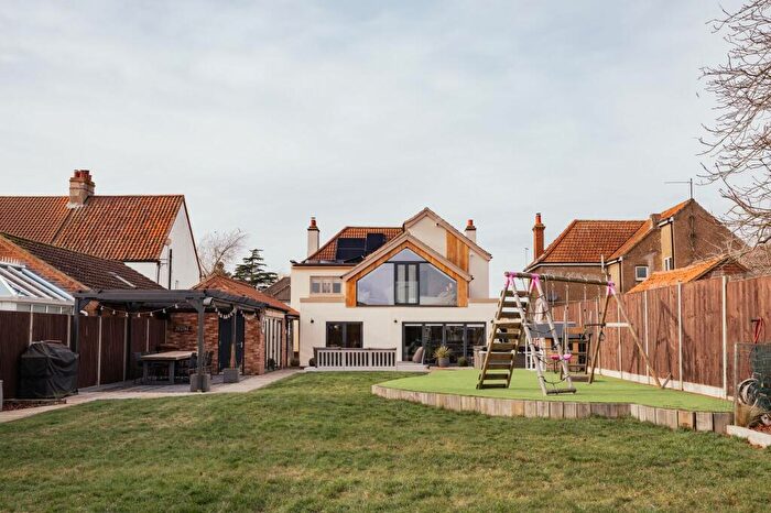 4 Bedroom Detached House For Sale In Beautifully Remodelled Double Bay-Fronted Family Home In King's Lynn, PE30